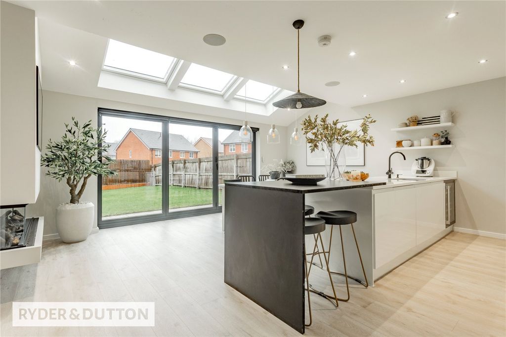 Property photo 2 of 28 Kitchen/Diner