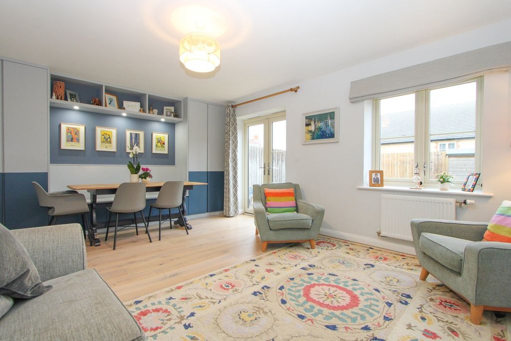 Property photo 2 of 26