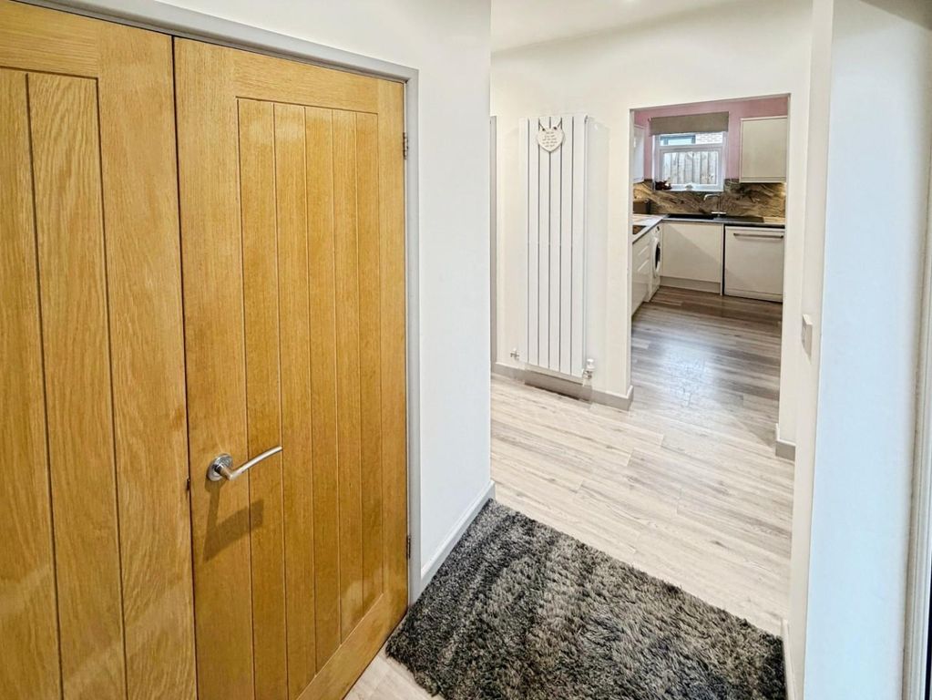 Property photo 3 of 46 7Fc53A83-4-4E99-8551-373F459D9B53-8243-00000255BA3