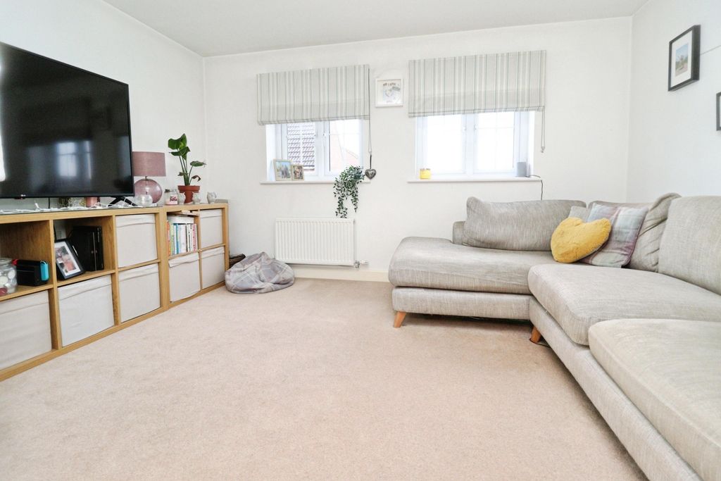 Property photo 2 of 14