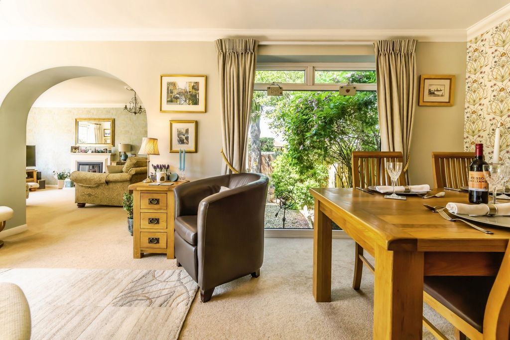 Property photo 3 of 26 Pbox-Img.Jpg
