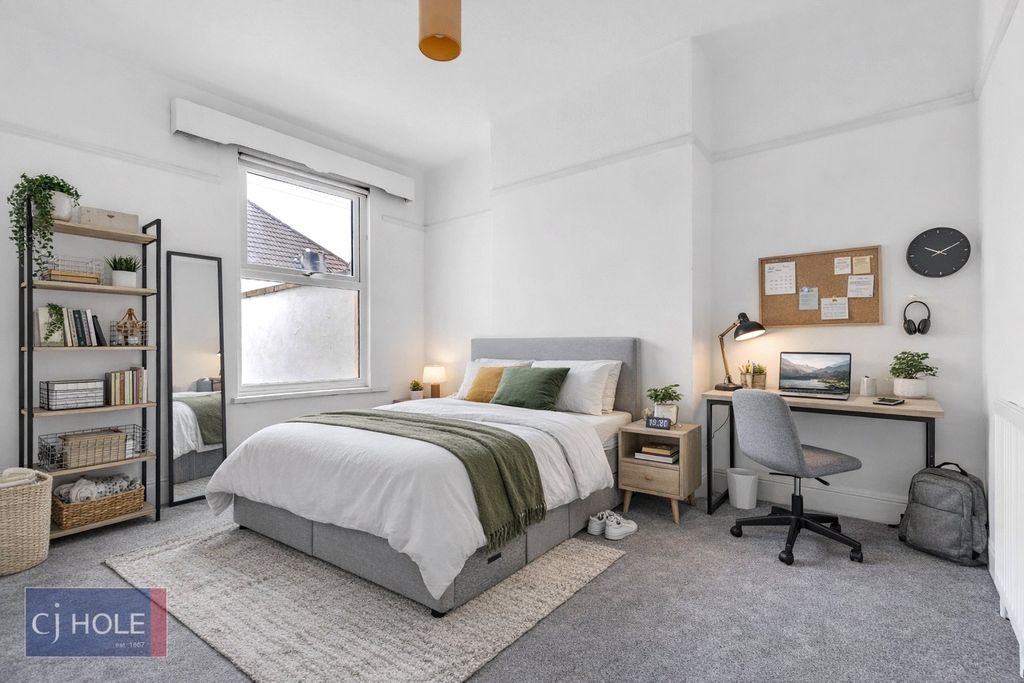 Property photo 2 of 30 Picture No. 48