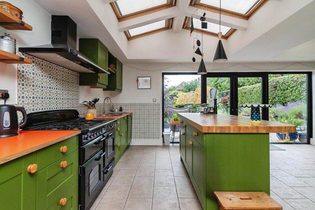 Property photo 3 of 27 Pbox-Img.Jpg