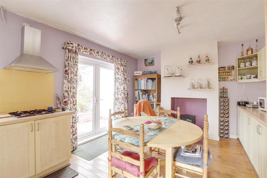 Property photo 3 of 21 4599.Jpg