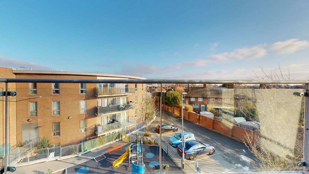 Property photo 1 of 18