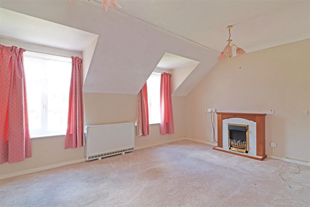 Property photo 2 of 11