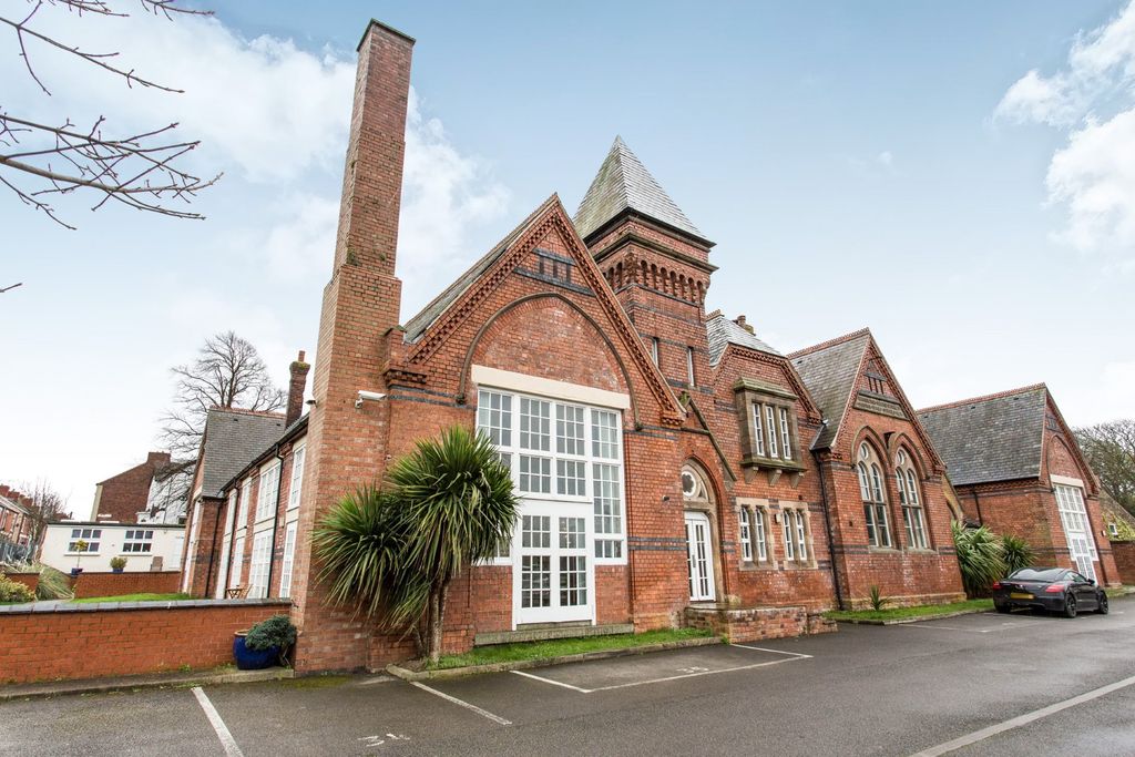 Property photo 1 of 9