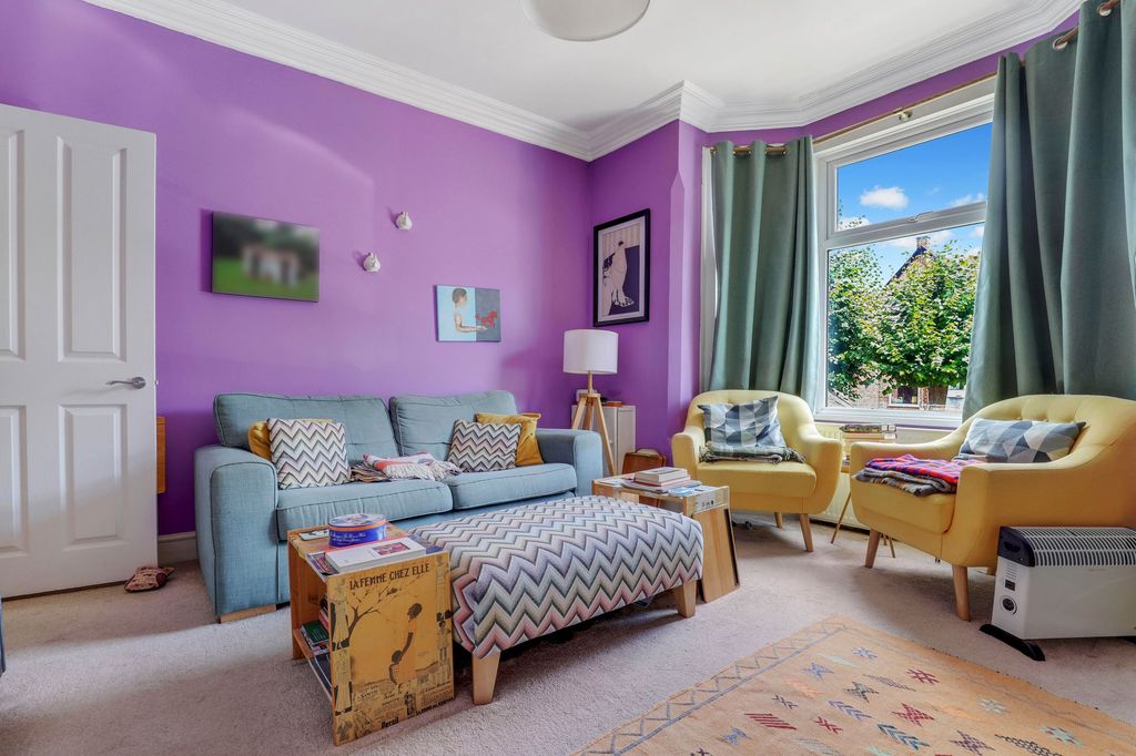 Property photo 2 of 17
