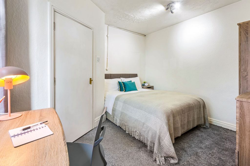 Property photo 2 of 6 Property Photo