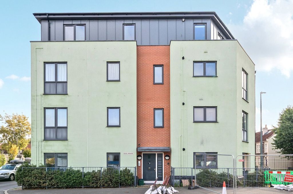 Property photo 1 of 11 1357076-20-68cd24...