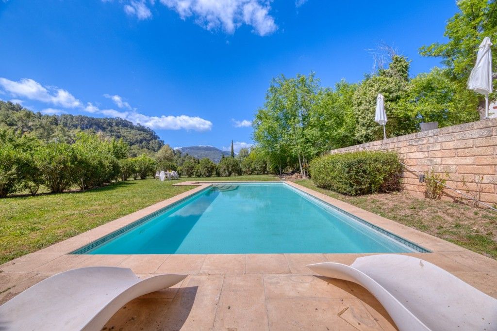 Property photo 3 of 20 Pool (3)