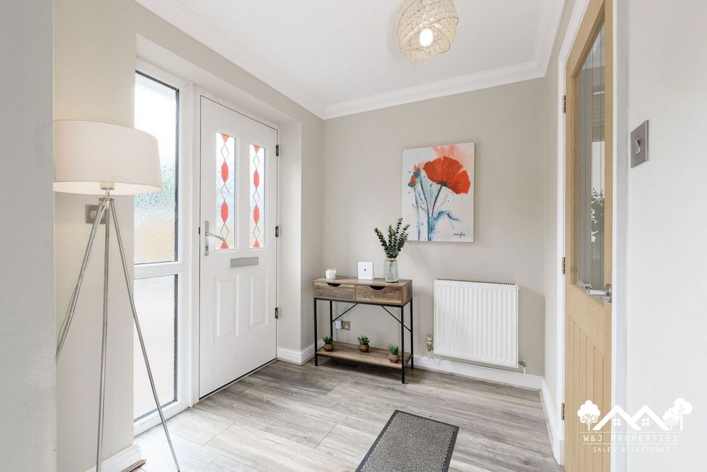 Property photo 2 of 51