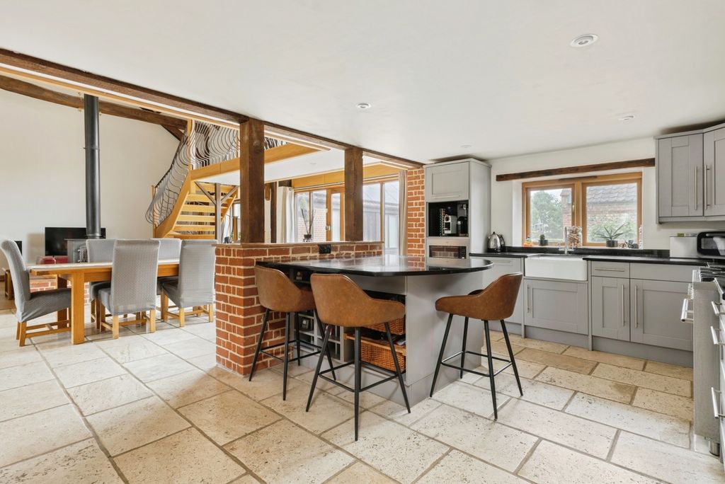 Property photo 3 of 20 Pbox-Img.Jpg