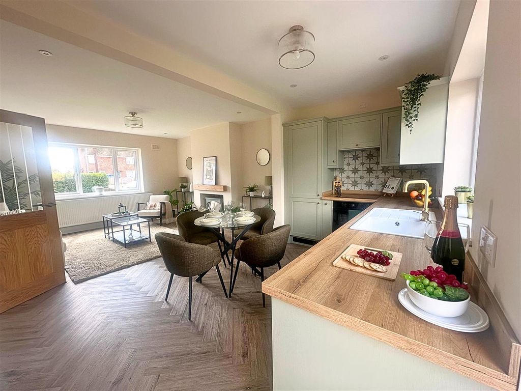 Property photo 1 of 40 Kitchen