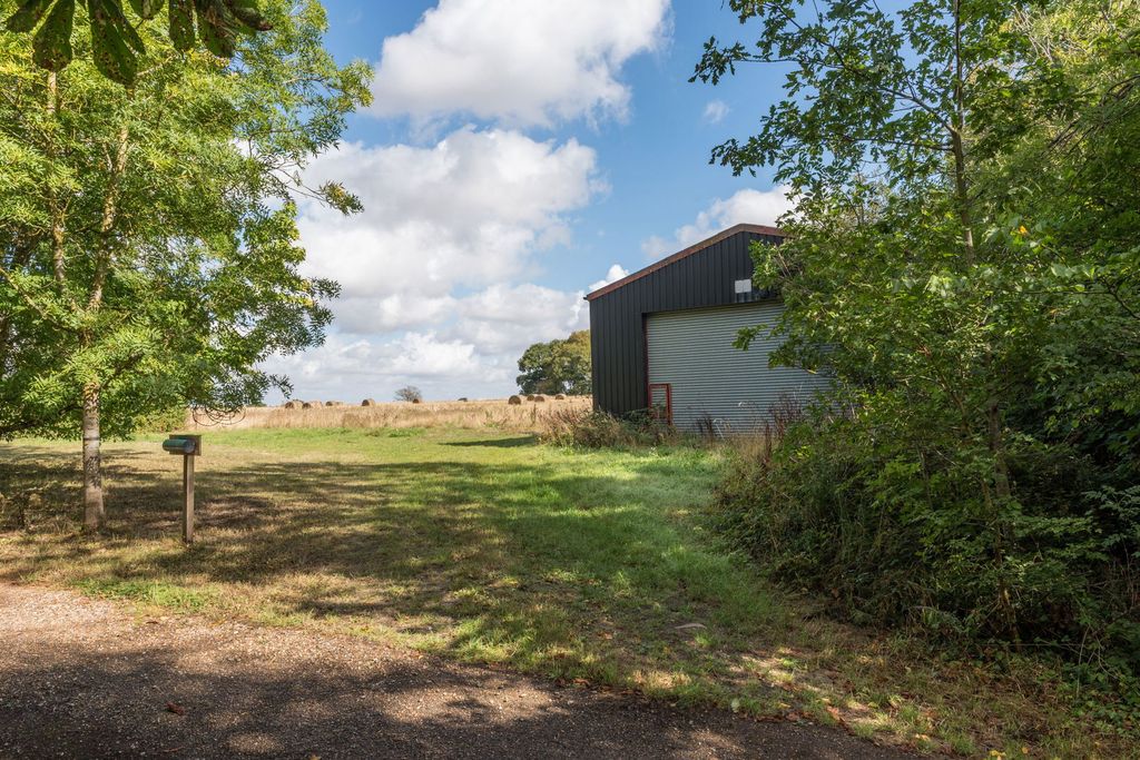 Property photo 3 of 16