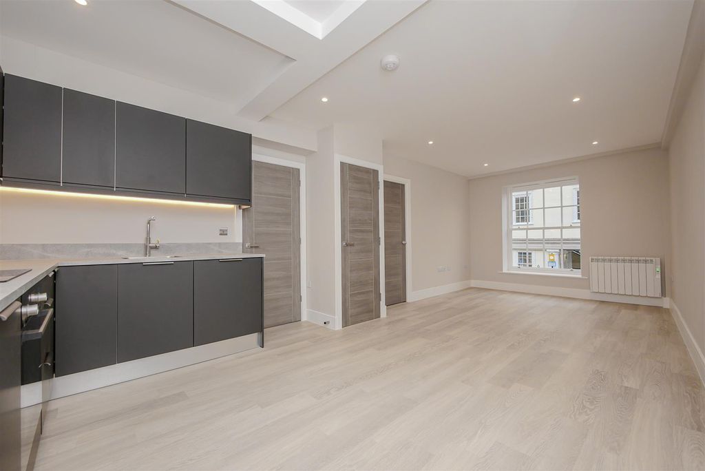 Property photo 2 of 18 Kitchen/Living Room