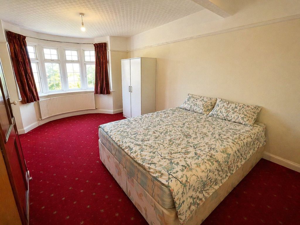 Property photo 2 of 8 Lounge