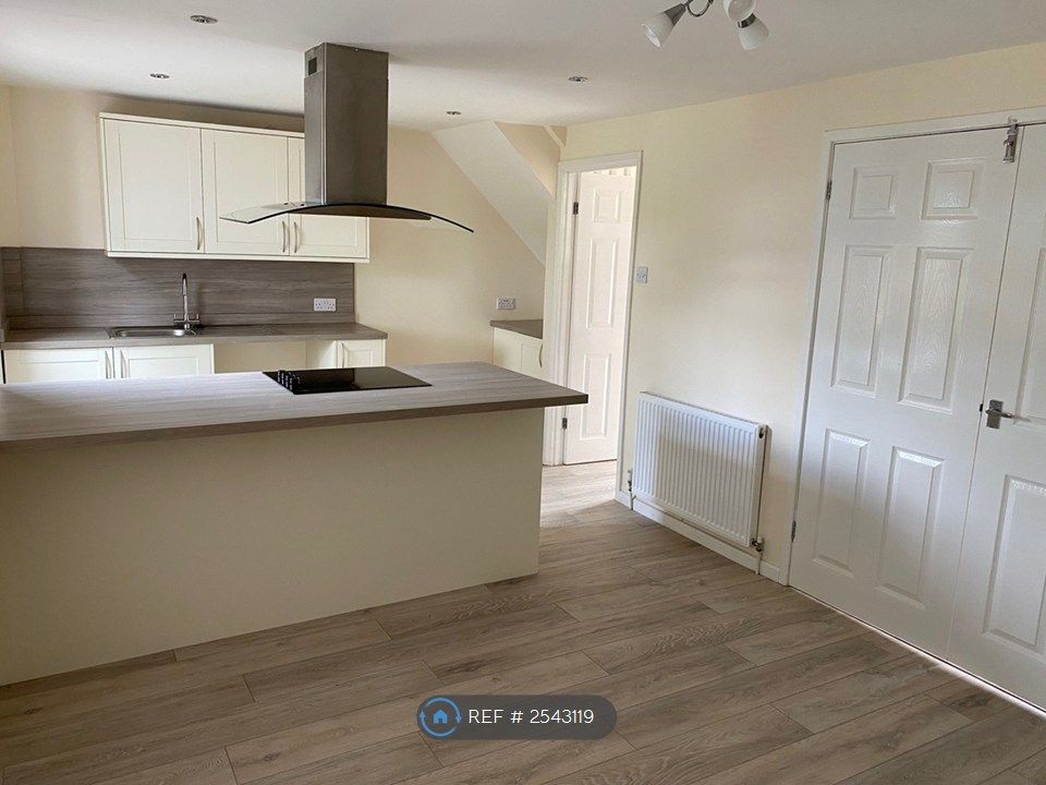 Property photo 3 of 13 Kitchen/Dining Room