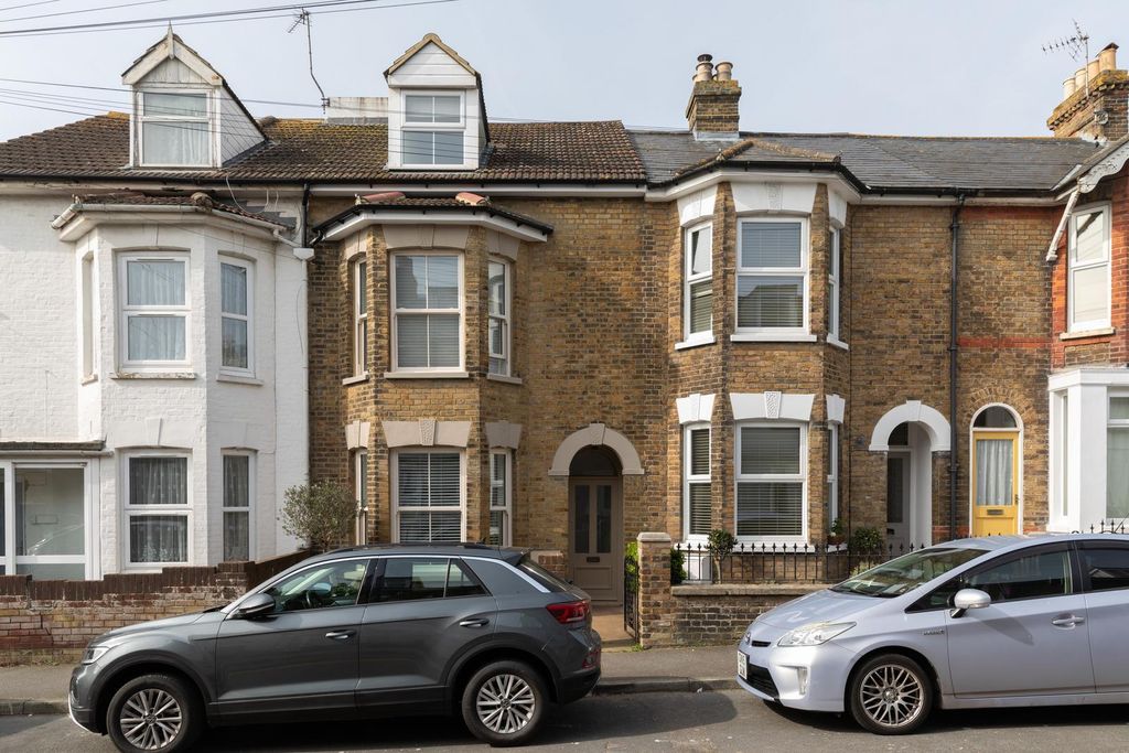 Property photo 1 of 33
