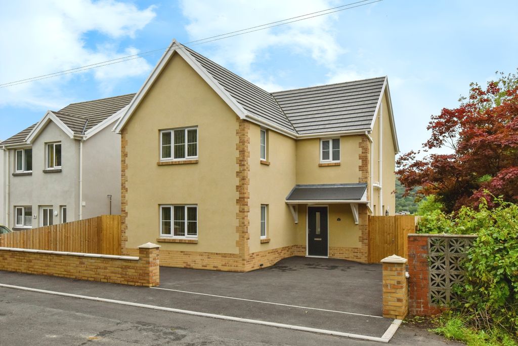 Property photo 1 of 17 Front