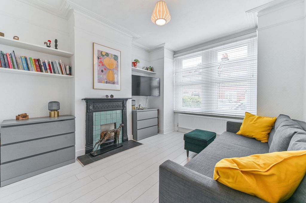 Property photo 2 of 11