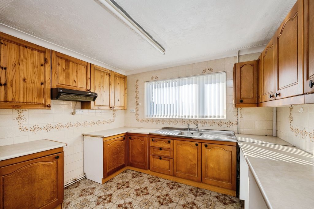 Property photo 3 of 19 Pbox-Img.Jpg