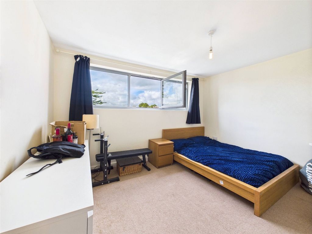 Property photo 3 of 6 Picture No. 02