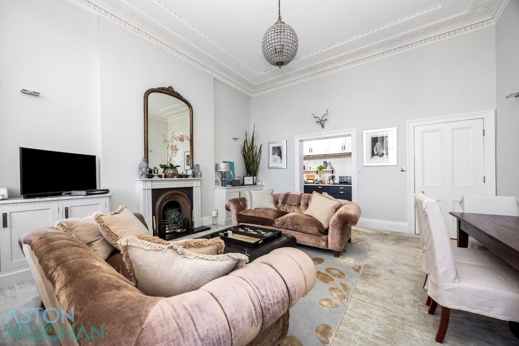Property photo 2 of 31 5563633