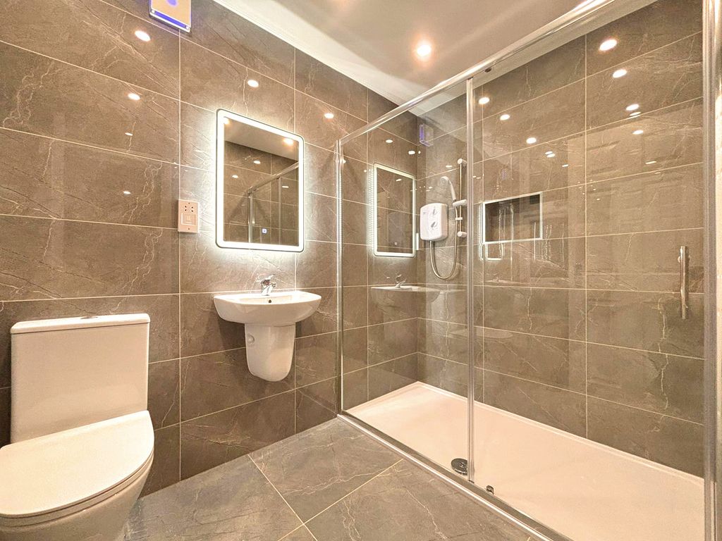 Property photo 2 of 3