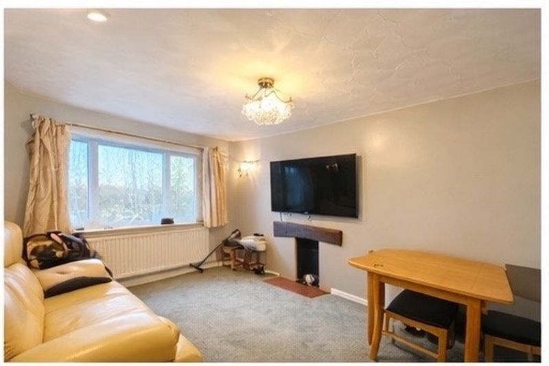 Property photo 3 of 17 Photo 7