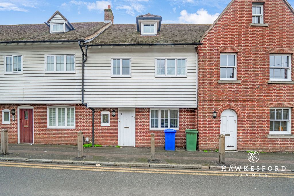 Property photo 1 of 10 Crown Road, Sittingbourne - Front