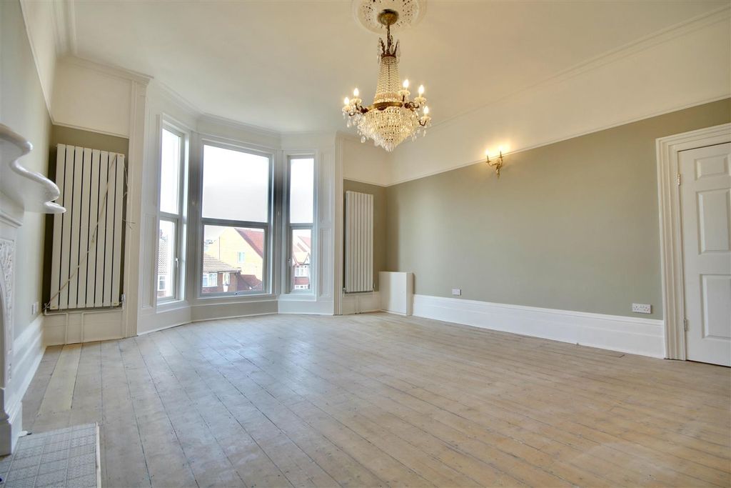 Property photo 1 of 14 74945CE0-7C6F-4555-Afb4-4D6Db3B910BA_1_201_A.Jpeg