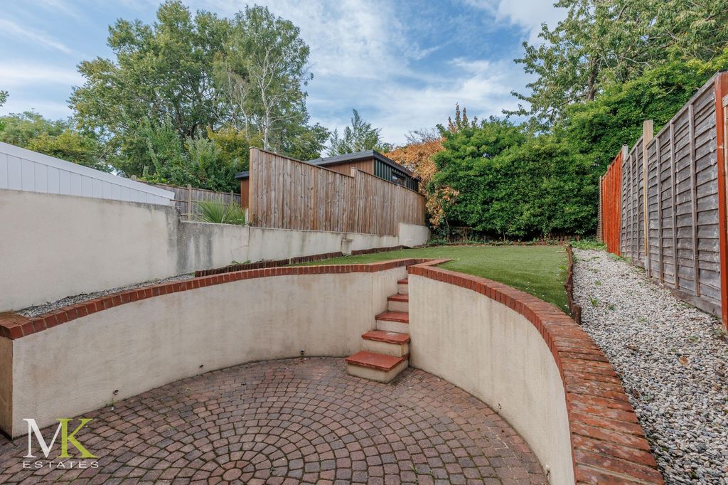 Property photo 3 of 12
