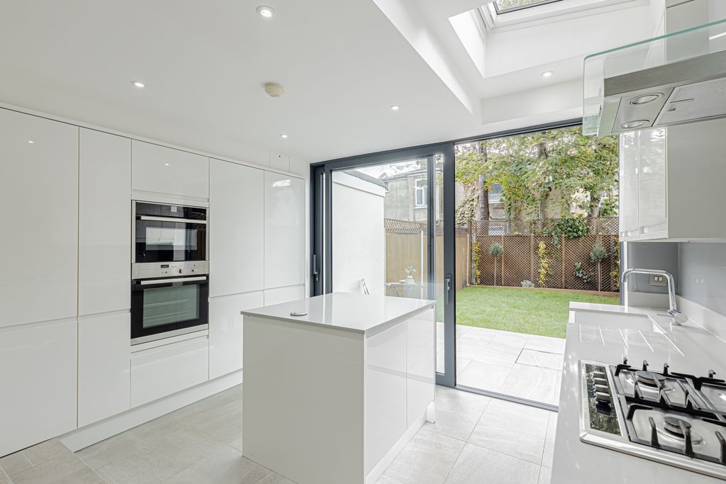 Property photo 1 of 34