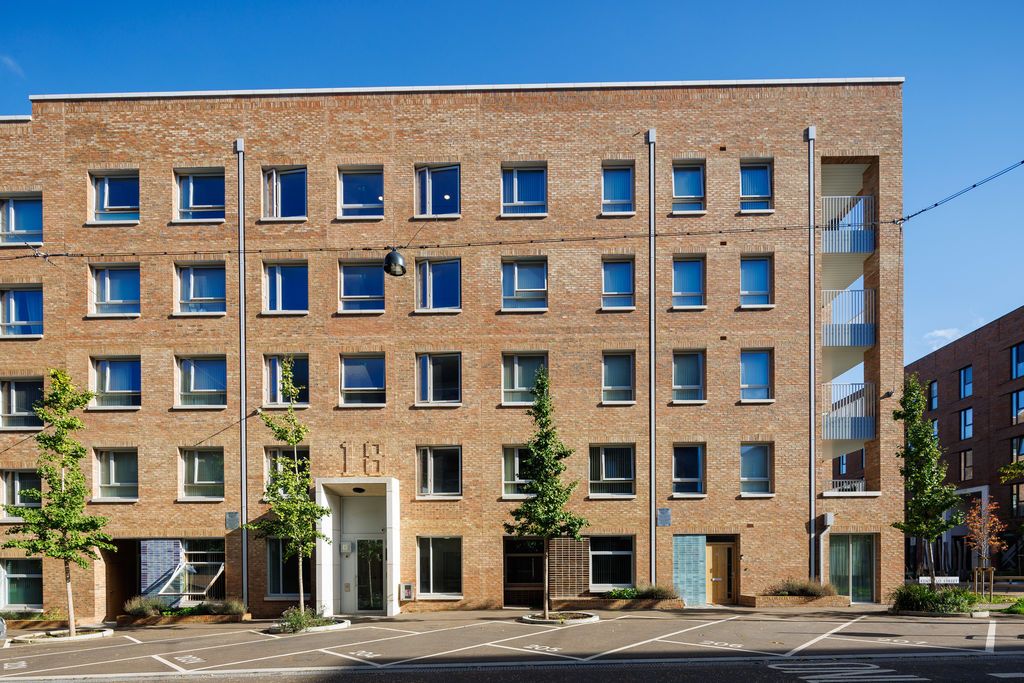 Property photo 1 of 8 Photo 6