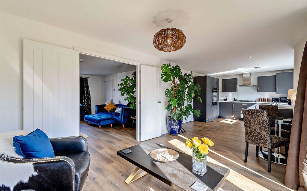 Property photo 1 of 15 Open Plan