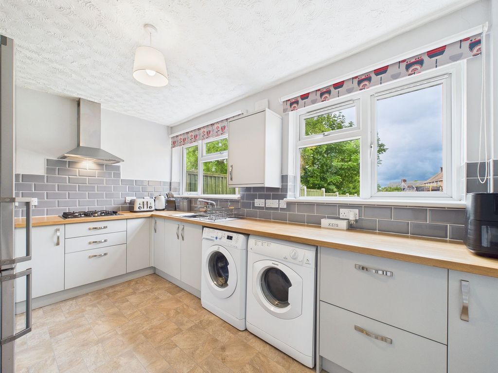 Property photo 3 of 15 Kitchen