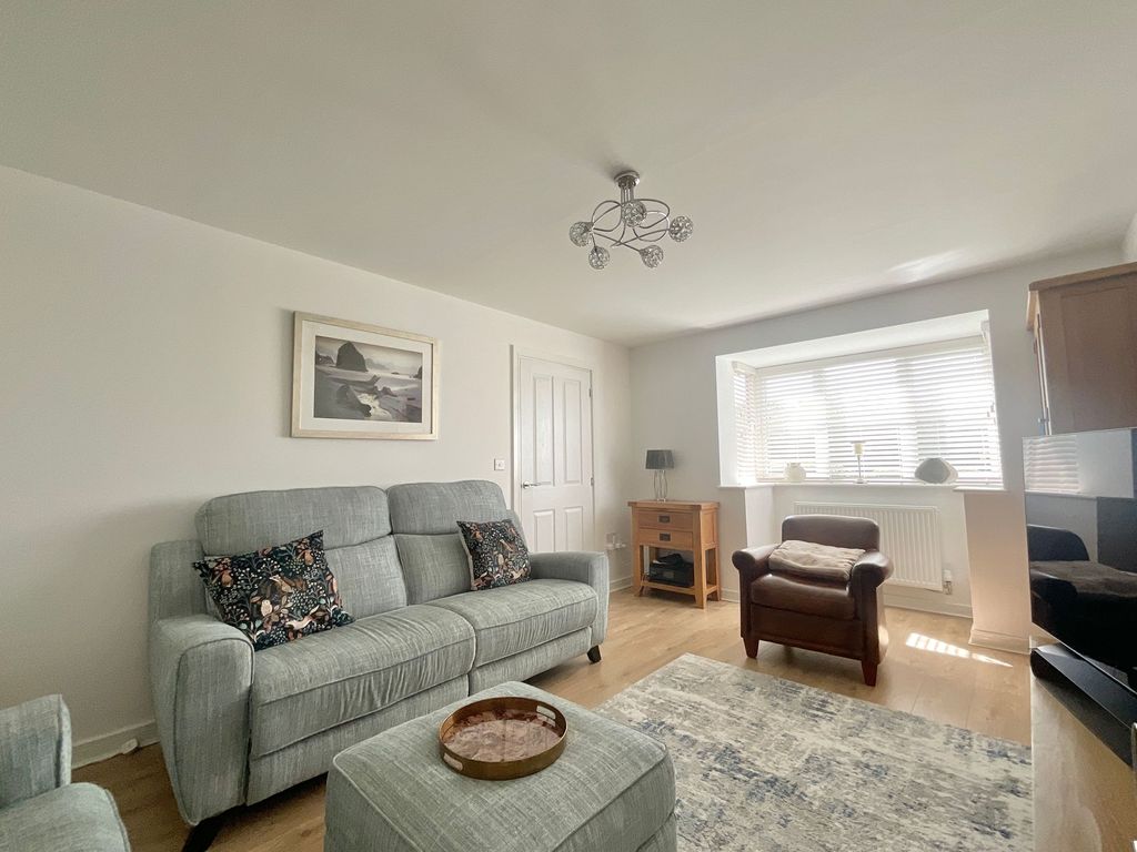 Property photo 2 of 23