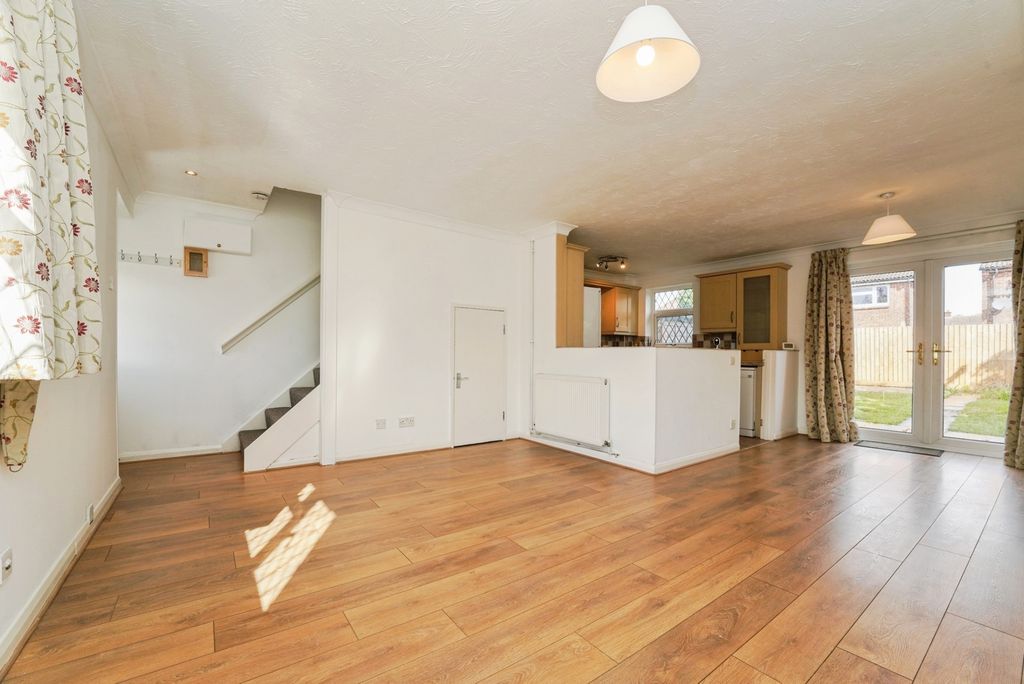 Property photo 2 of 14 Living/Dining Room