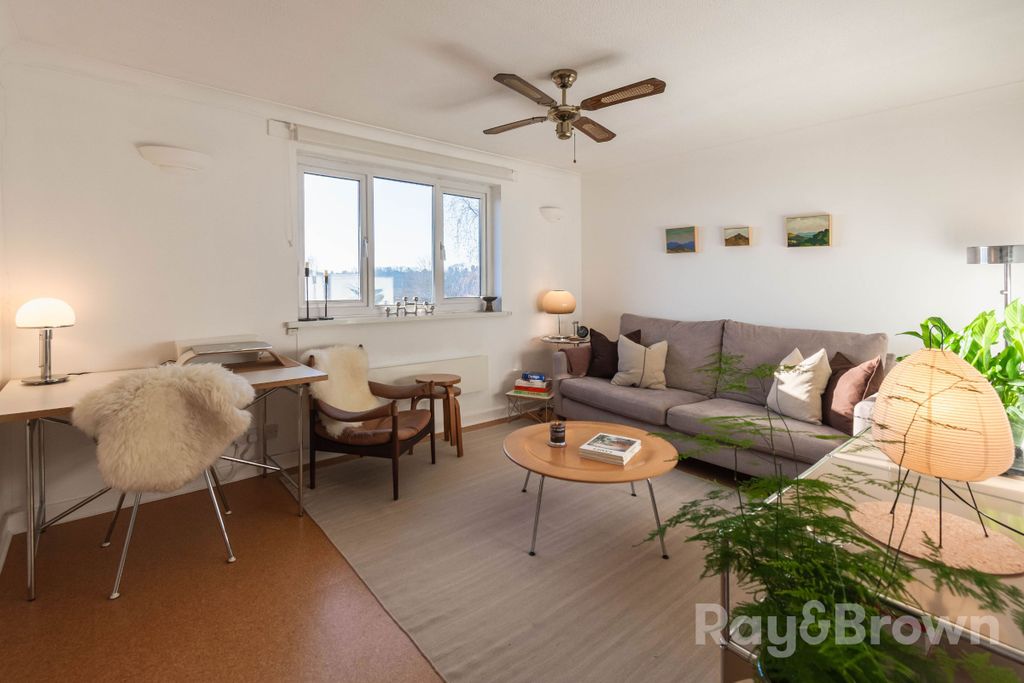 Property photo 2 of 38