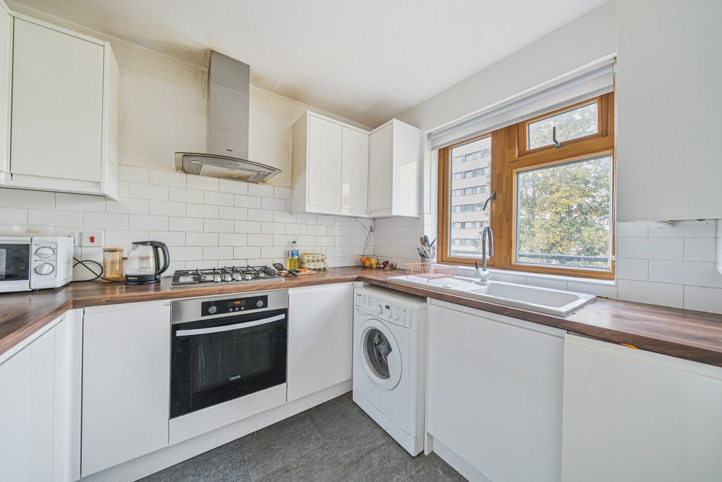 Property photo 1 of 14 Picture No. 08