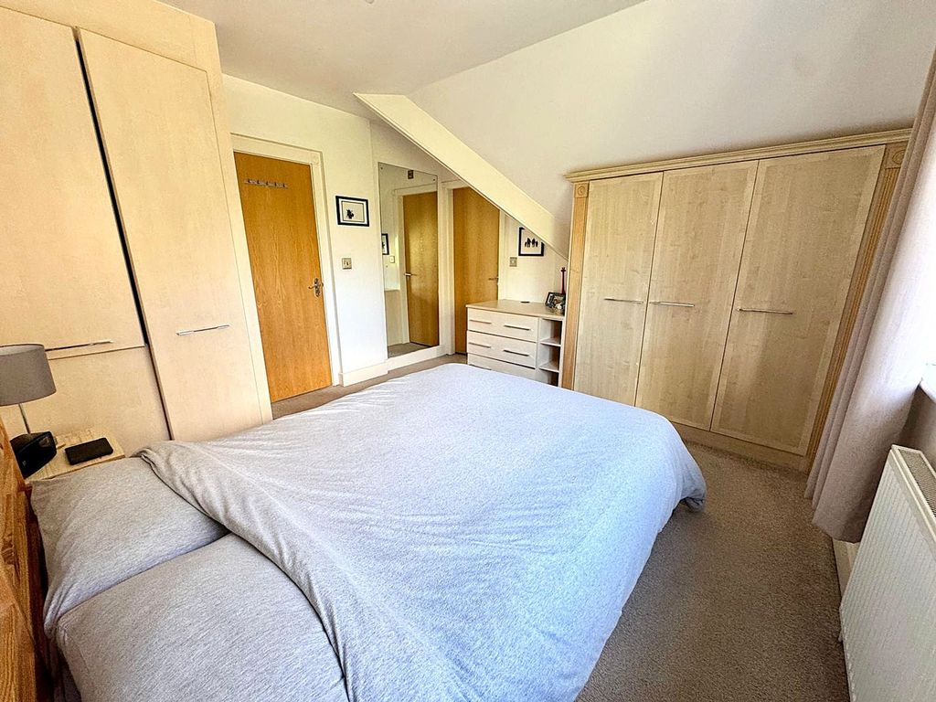 Property photo 3 of 17 Bedroom 1
