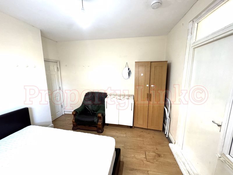 Property photo 2 of 10 Photo 3