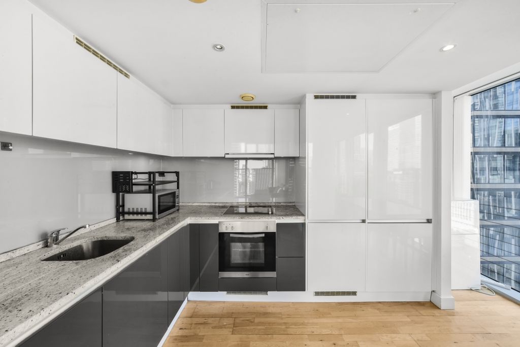 Property photo 3 of 13 Dsc_4670_High