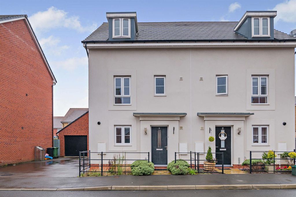 Property photo 1 of 17 8664432-Exterior01-800.Jpg
