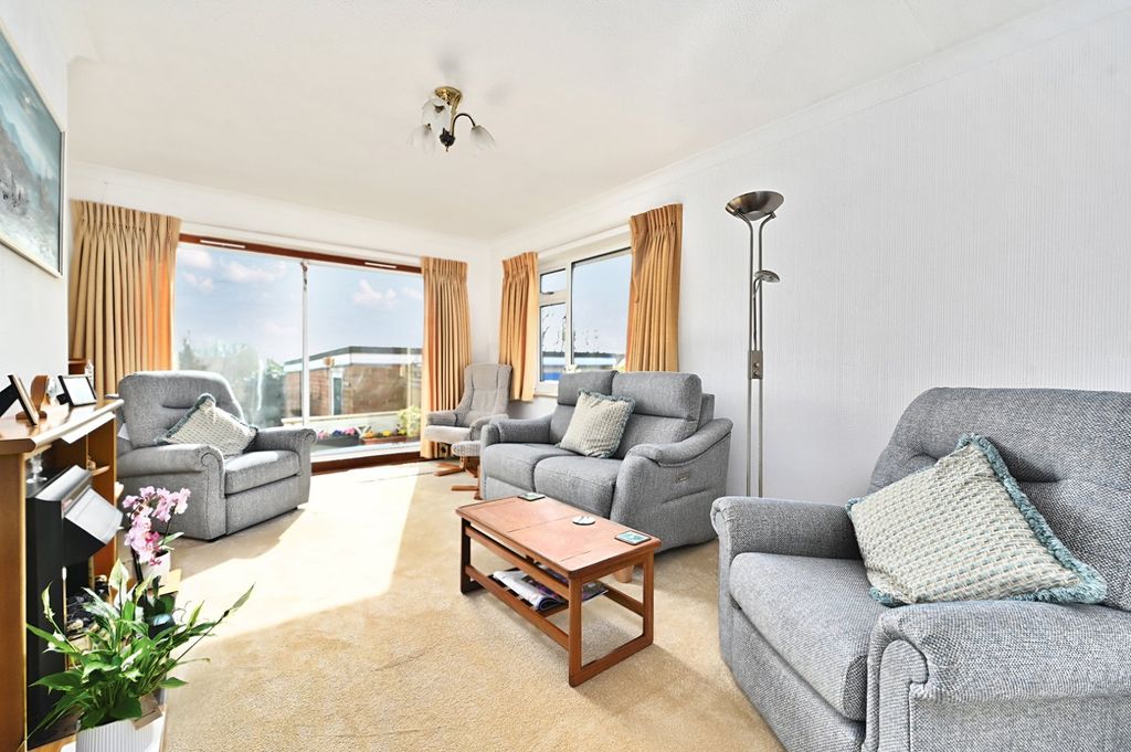 Property photo 2 of 26 Picture No. 16