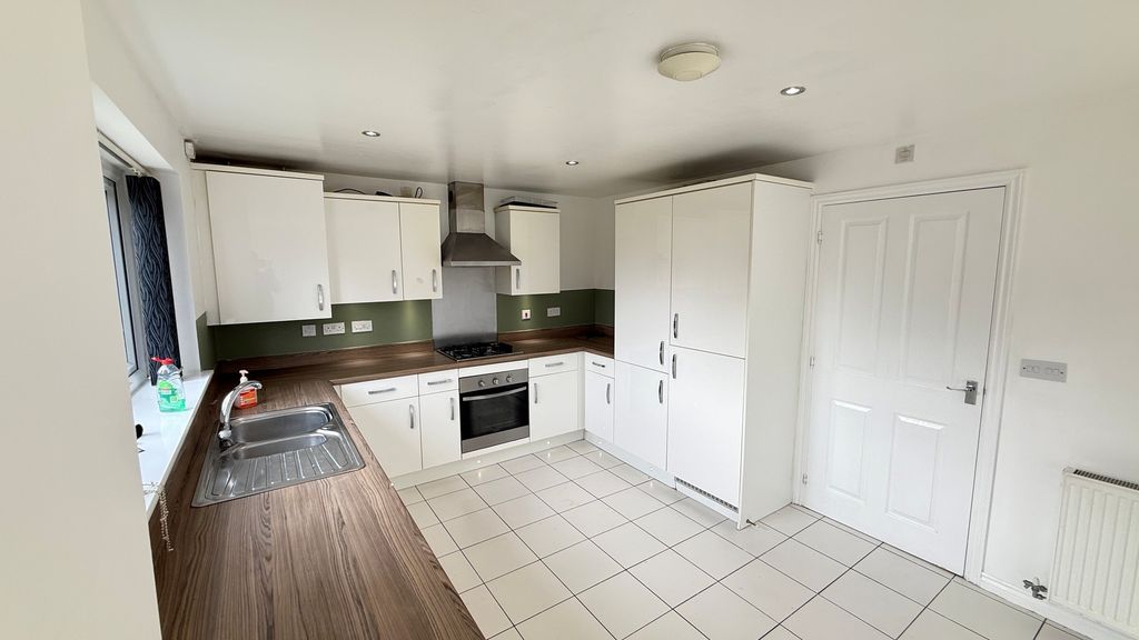 Property photo 1 of 17 Image