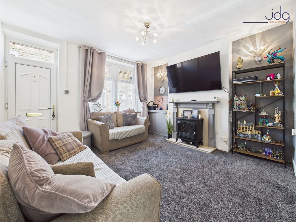 Property photo 2 of 9 Cosy Lounge With Electric Fire