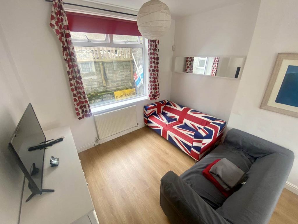 Property photo 1 of 13 Lounge 1