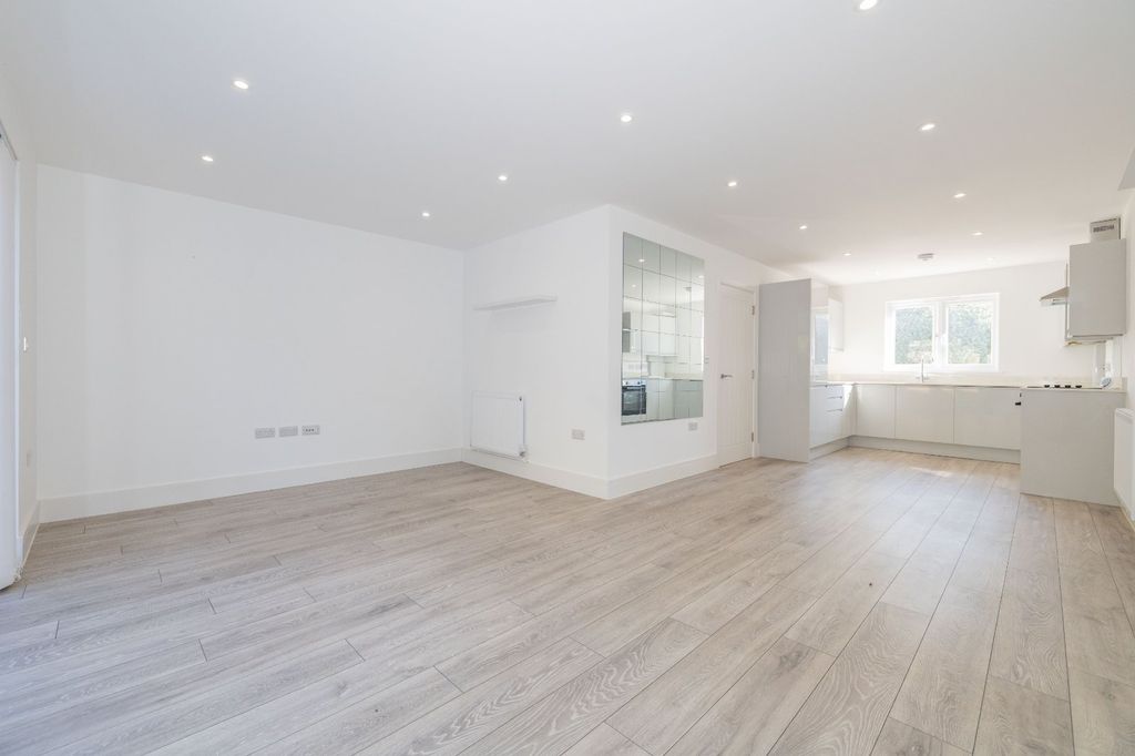 Property photo 2 of 19 Picture 2